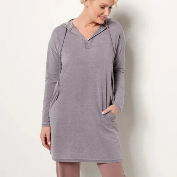 AnyBody Beach Wash Hooded Lounger with Pockets Charcoal Medium A470634 - Picture 1 of 1